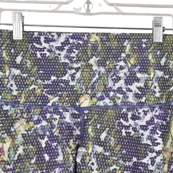 Lululemon Wunder Under Crop II *Full-On Luxtreme (Roll Down) Floral  Size 4 - Picture 10 of 15